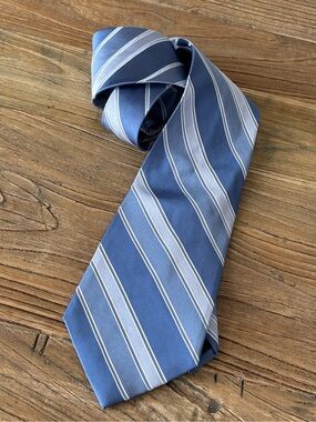 Club Room by Charter Club Blue Striped Men's 100% Silk Tie